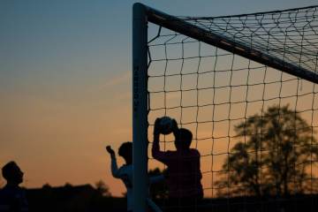 尤文图斯显然运转得更流畅，阿莫林心目中的前腰还没起作用（配图示意）